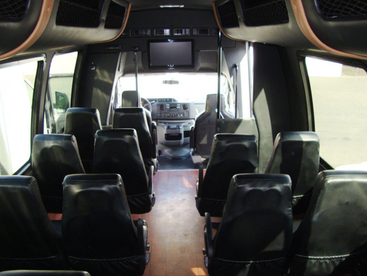Photo of Shuttle Bus for sale: 2014 Ford E-450 by Elkhart