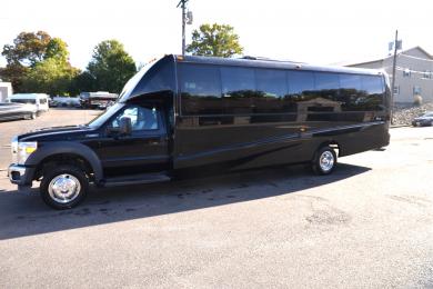 2014 Ford F-550 Shuttle Bus for Sale in Oaklyn, New Jersey, US - Photo 3