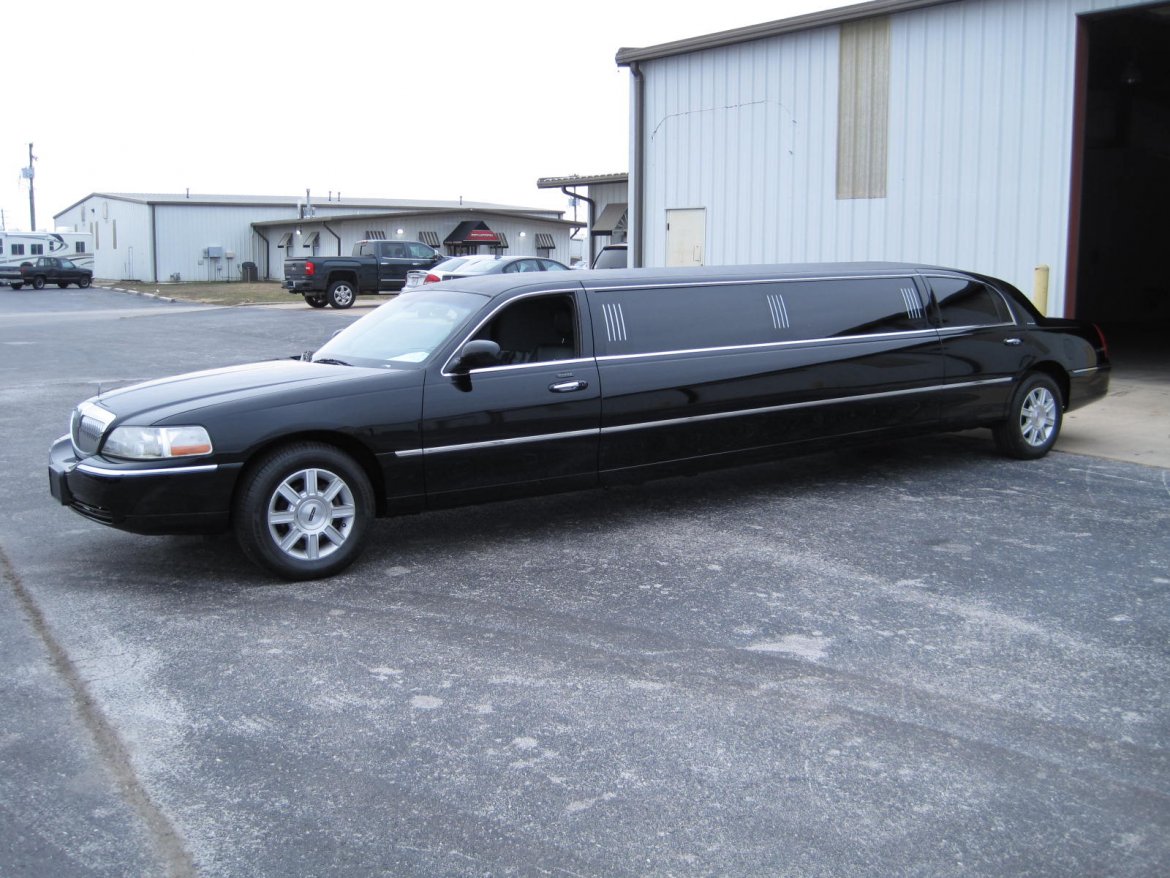 Photo of Limousine for sale: 2009 Lincoln Town Car  120" by Executive Coach Builders
