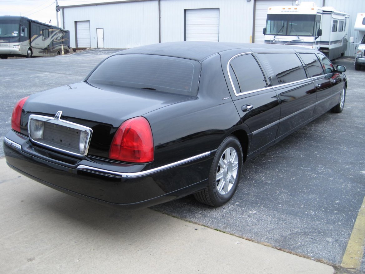 Photo of Limousine for sale: 2009 Lincoln Town Car  120" by Executive Coach Builders