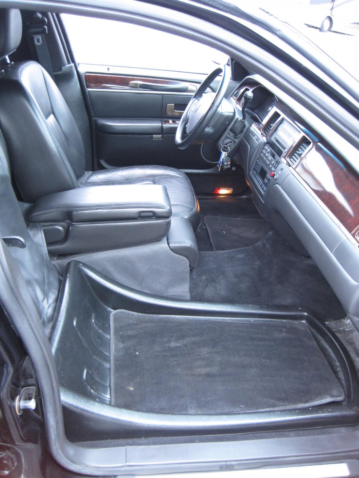 Photo of Limousine for sale: 2009 Lincoln Town Car  120" by Executive Coach Builders