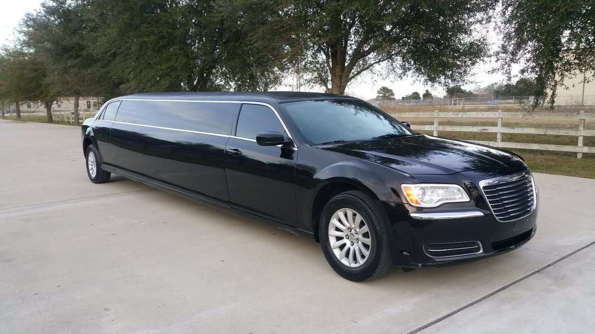 Photo of Limousine for sale: 2014 Chrysler 300 140&quot; by Moonlight