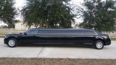 2014 Chrysler 300 Limousine for Sale in Houston, TX - Photo 2