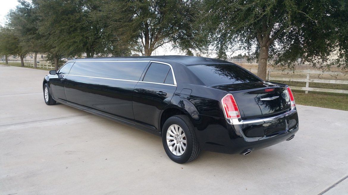 Photo of Limousine for sale: 2014 Chrysler 300 140&quot; by Moonlight