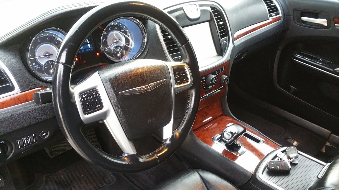 Photo of Limousine for sale: 2014 Chrysler 300 140&quot; by Moonlight