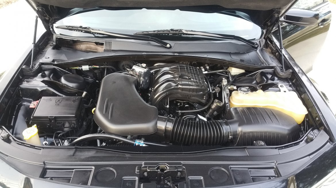 Photo of Limousine for sale: 2014 Chrysler 300 140&quot; by Moonlight