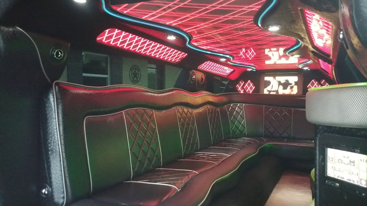 Photo of Limousine for sale: 2014 Chrysler 300 140&quot; by Moonlight