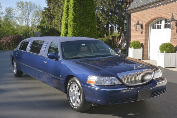 2008 Lincoln Town-Car Limousine for Sale in Oaklyn, NJ - Photo 3