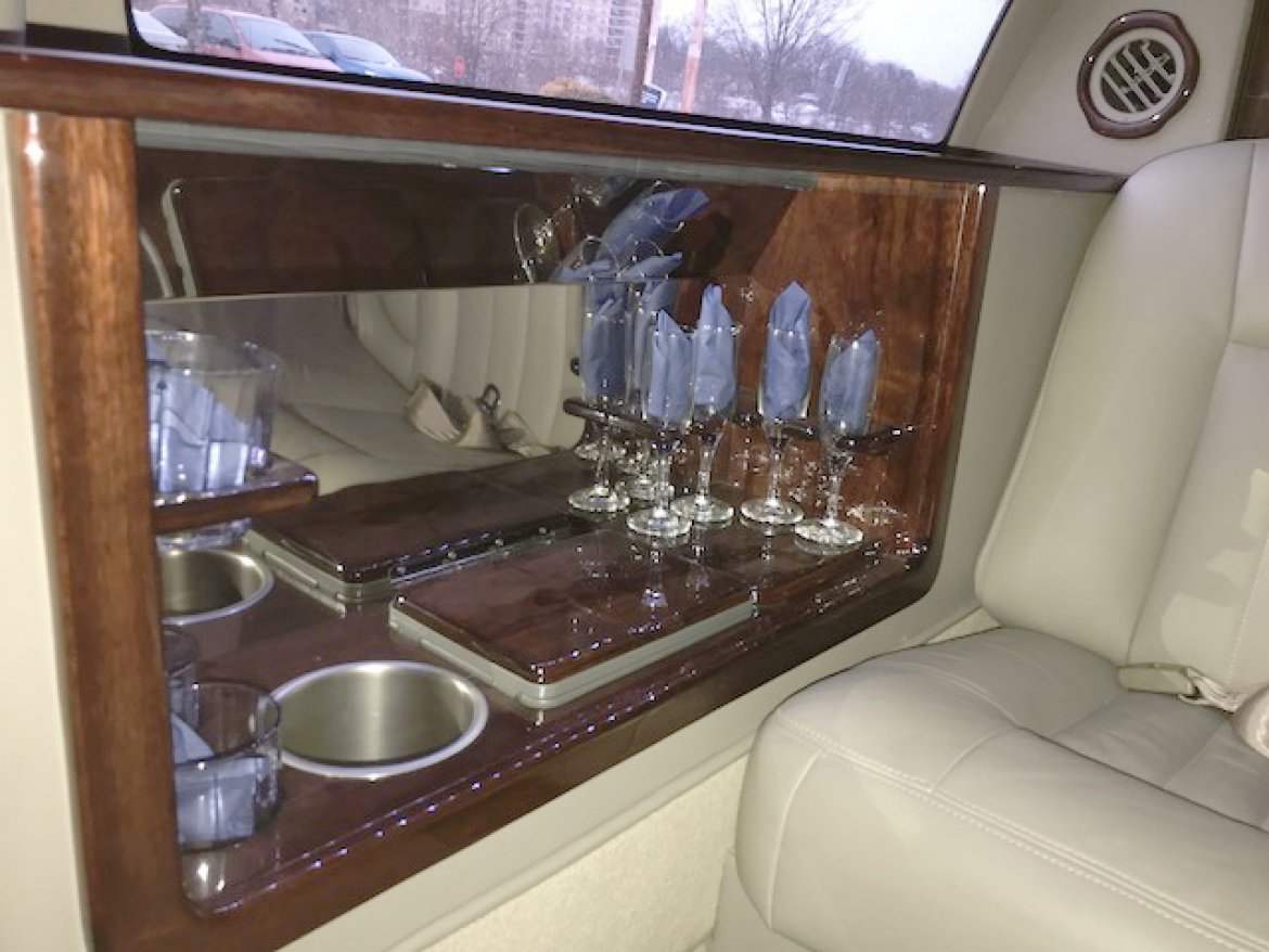 Photo of Limousine for sale: 2008 Lincoln Town-Car 76&quot; by LCW