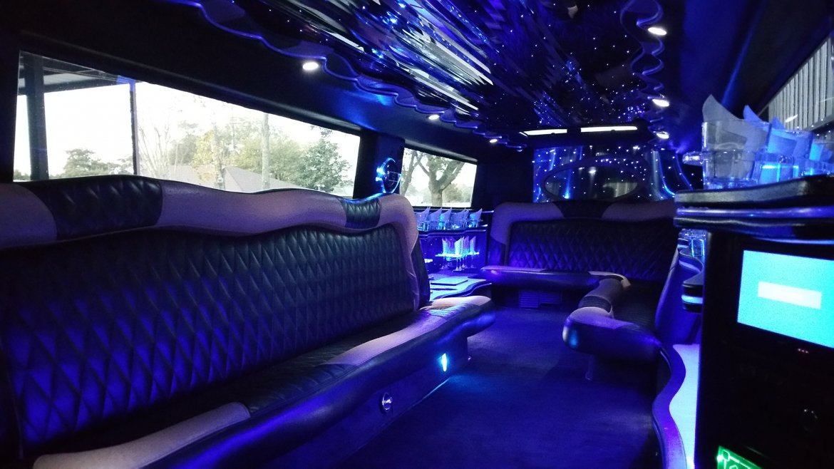 Photo of SUV Stretch for sale: 2008 Hummer H2 200" by Moonlight