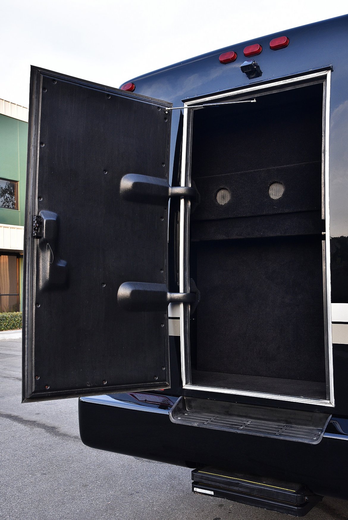 Photo of Limo Bus for sale: 2006 Ford F-550 by Krystal Koach