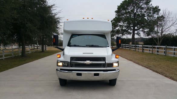2008 Chevrolet C 5500 Limo Bus for Sale in Houston, TX - Photo 3