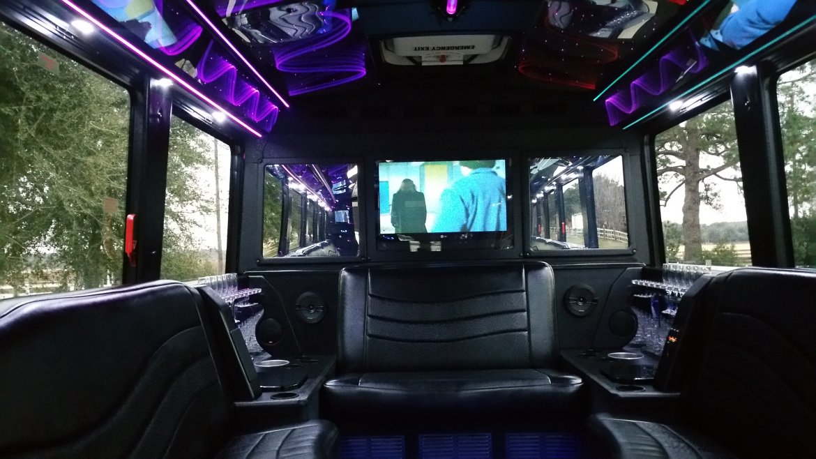 Photo of Limo Bus for sale: 2008 Chevrolet C 5500  by Westwind