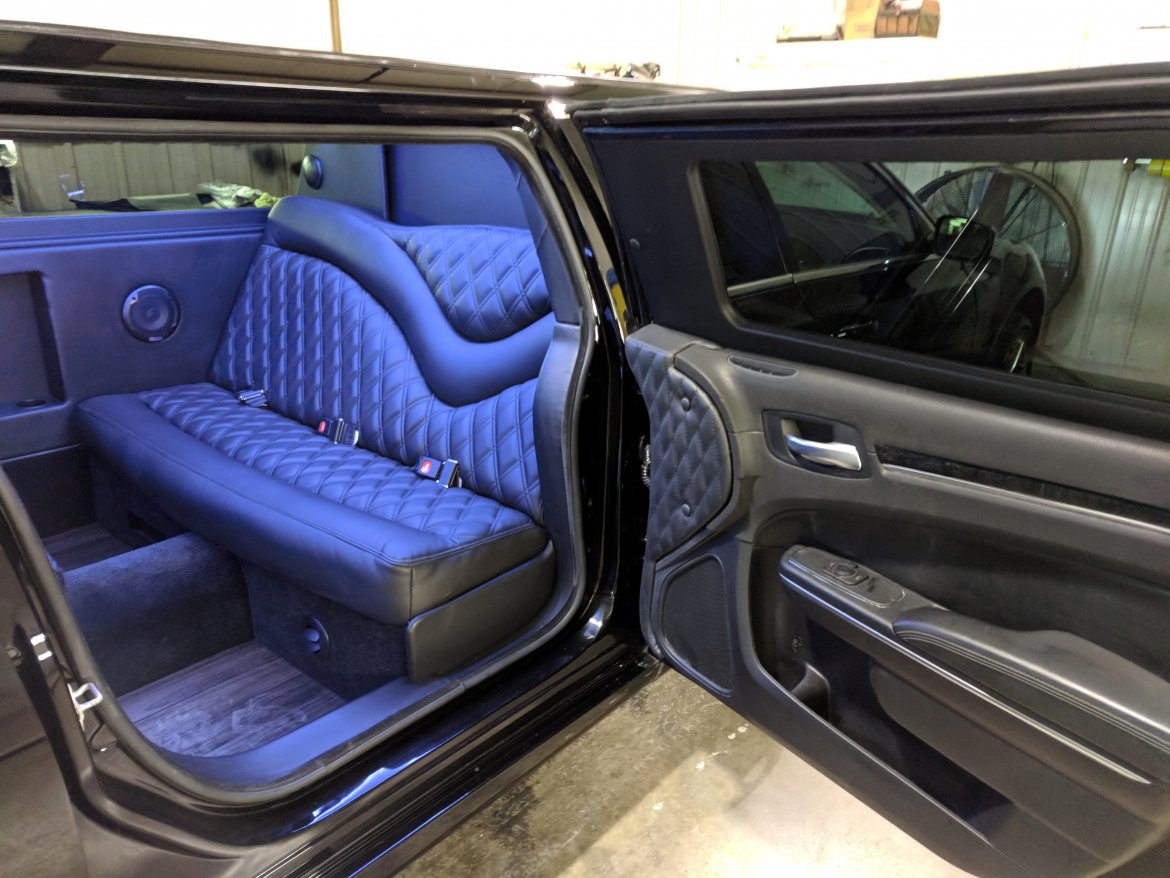 Photo of Limousine for sale: 2018 Chrysler 300 140&quot; by Springfield Coach