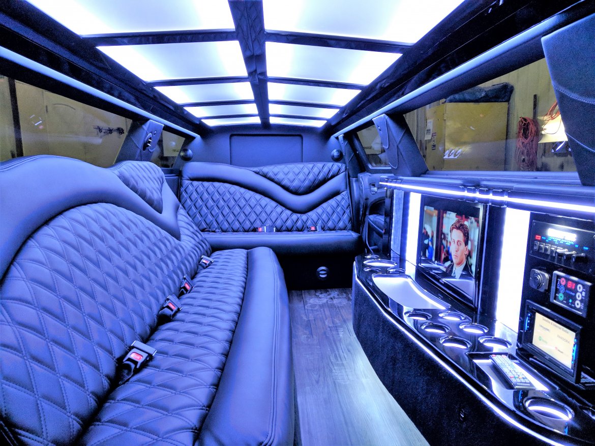 Photo of Limousine for sale: 2018 Chrysler 300 140&quot; by Springfield Coach