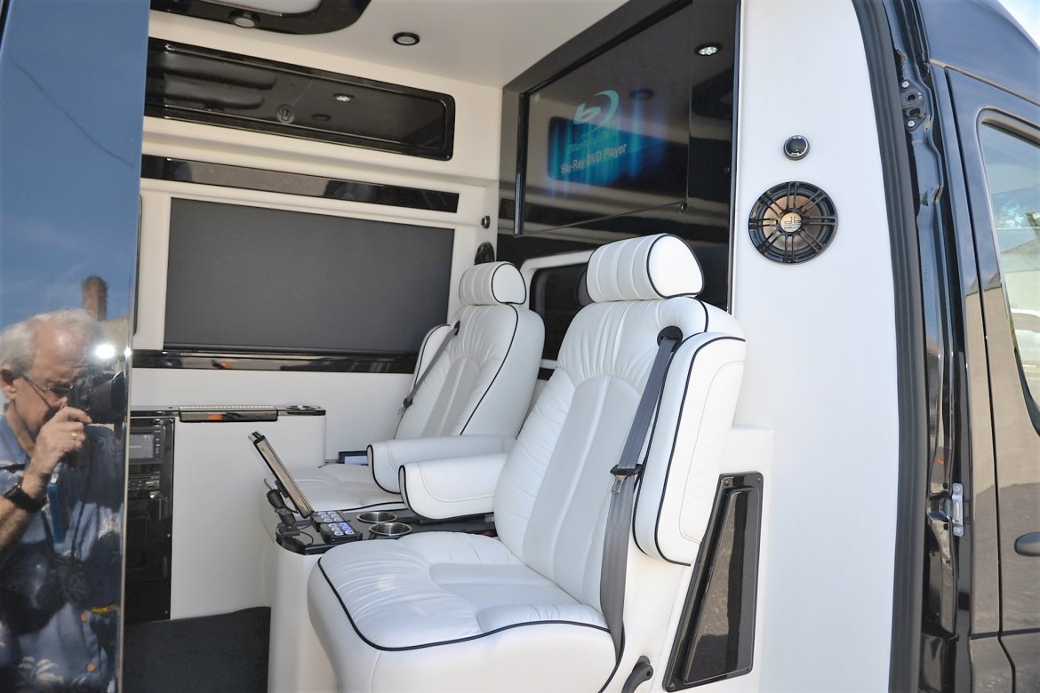 Photo of Sprinter for sale: 2017 Mercedes-Benz Sprinter 3500 Super Single 25&quot; by Midwest