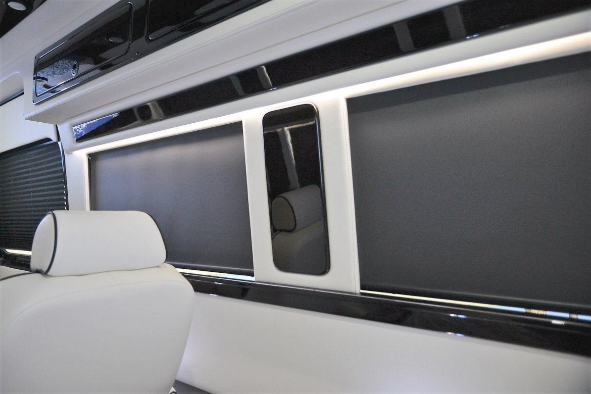 Photo of Sprinter for sale: 2017 Mercedes-Benz Sprinter 3500 Super Single 25&quot; by Midwest