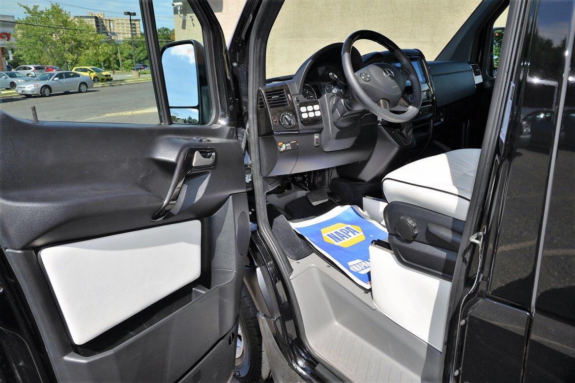 Photo of Sprinter for sale: 2017 Mercedes-Benz Sprinter 3500 Super Single 25&quot; by Midwest