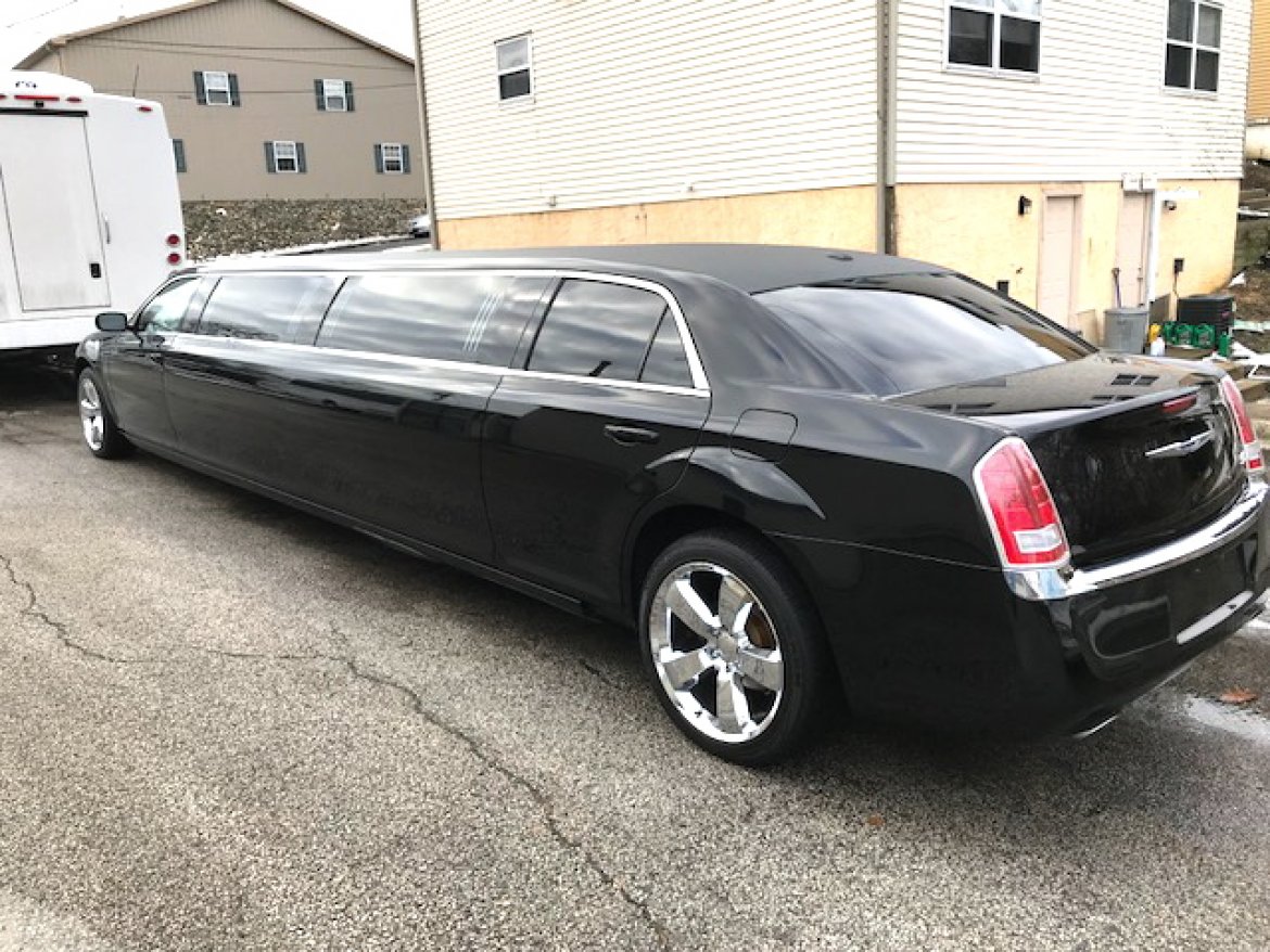 Photo of Limousine for sale: 2013 Chrysler 140&quot; 140&quot; by Executive Coach