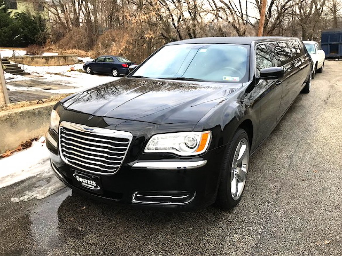 Photo of Limousine for sale: 2013 Chrysler 140&quot; 140&quot; by Executive Coach