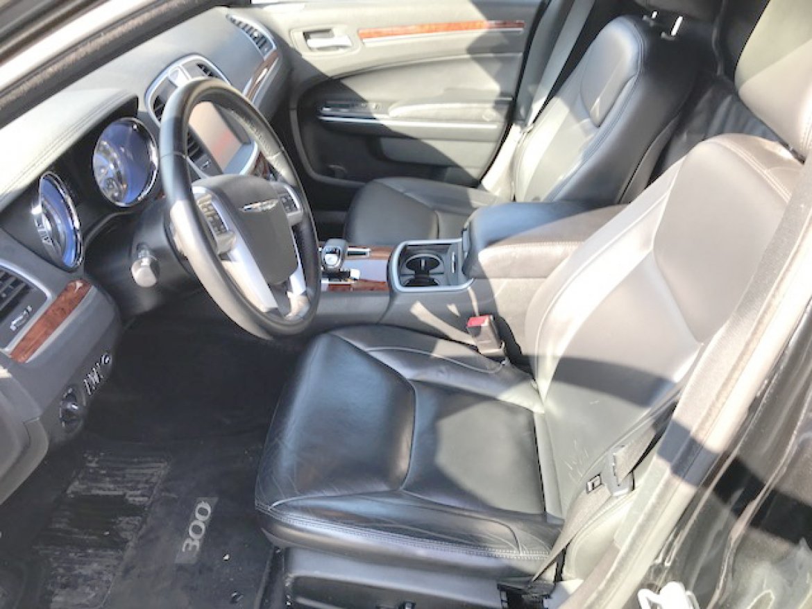 Photo of Limousine for sale: 2013 Chrysler 140&quot; 140&quot; by Executive Coach