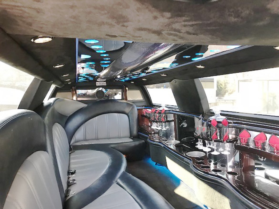 Photo of Limousine for sale: 2013 Chrysler 140&quot; 140&quot; by Executive Coach