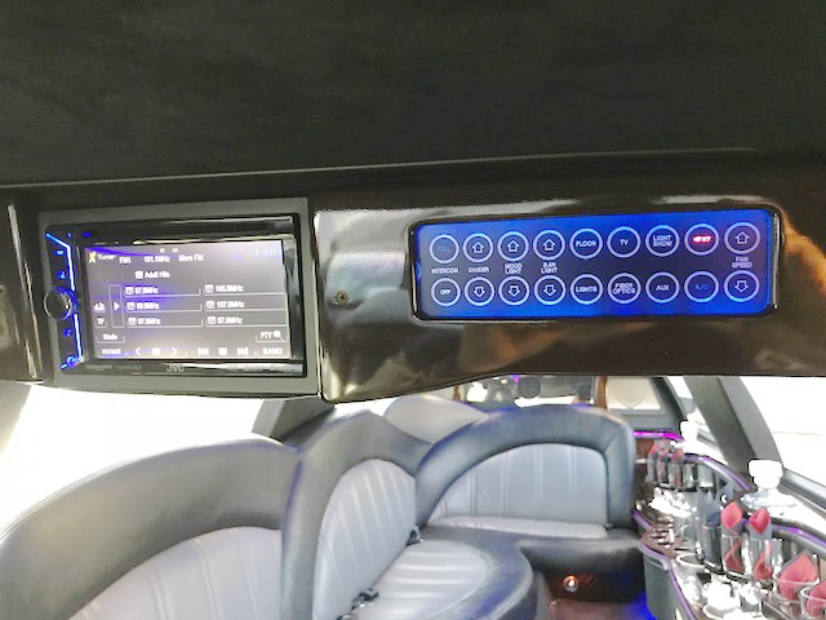 Photo of Limousine for sale: 2013 Chrysler 140&quot; 140&quot; by Executive Coach