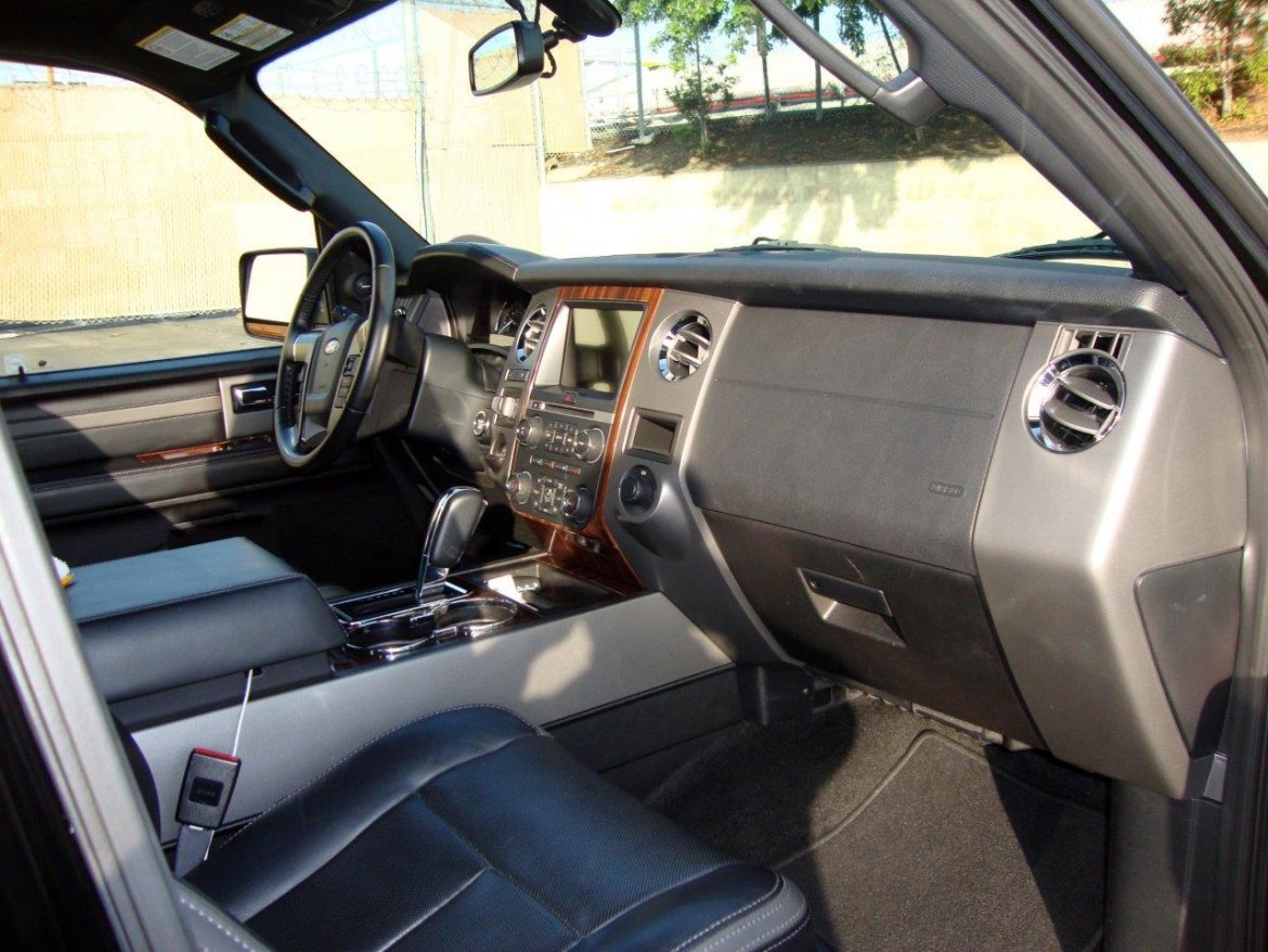 Photo of SUV for sale: 2017 Ford Expedition by Ford