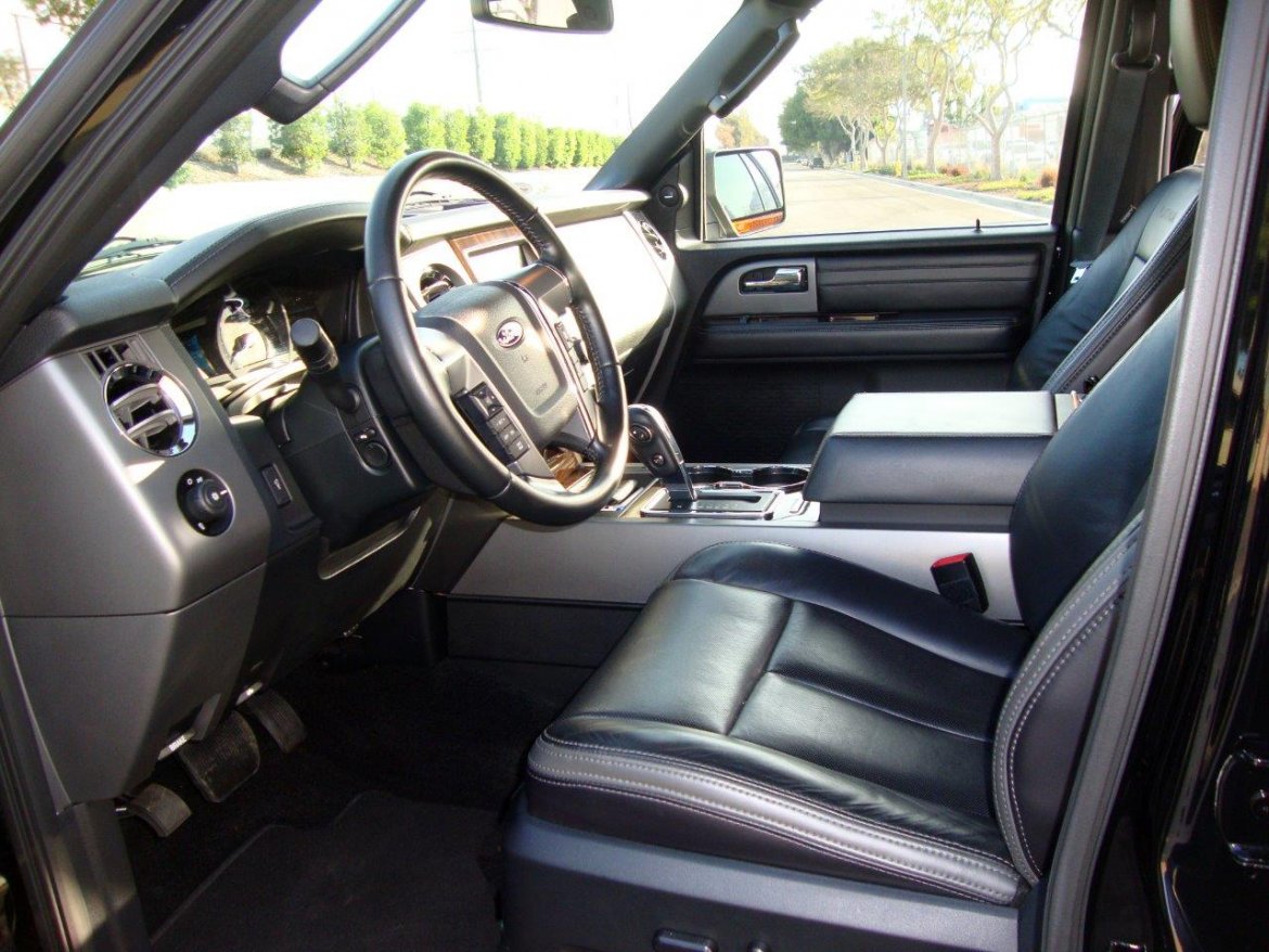 Photo of SUV for sale: 2017 Ford Expedition by Ford