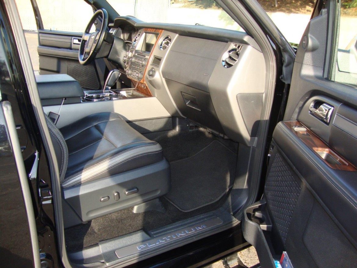 Photo of SUV for sale: 2017 Ford Expedition by Ford