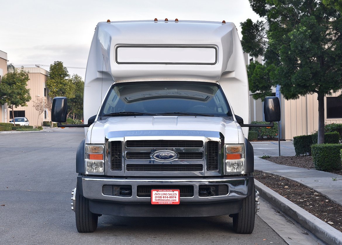 Photo of Limo Bus for sale: 2008 International 3400 by Krystal Koach