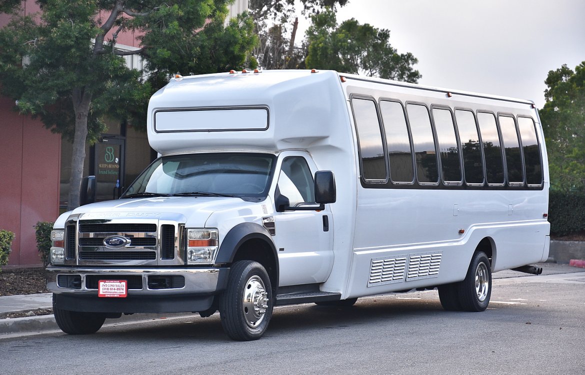 Photo of Limo Bus for sale: 2008 International 3400 by Krystal Koach