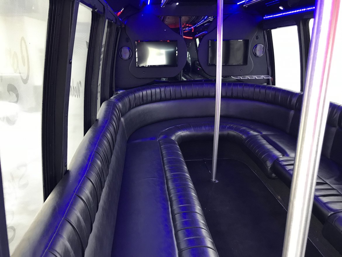 Photo of Limo Bus for sale: 2008 Ford E450  by Federal
