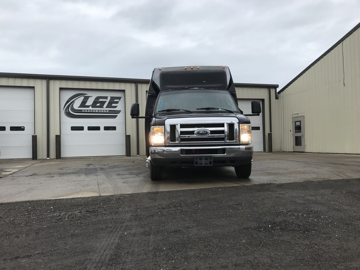 Photo of Limo Bus for sale: 2008 Ford E450  by Federal