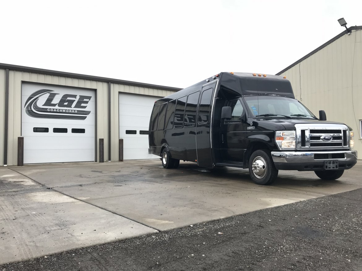 Photo of Limo Bus for sale: 2008 Ford E450  by Federal