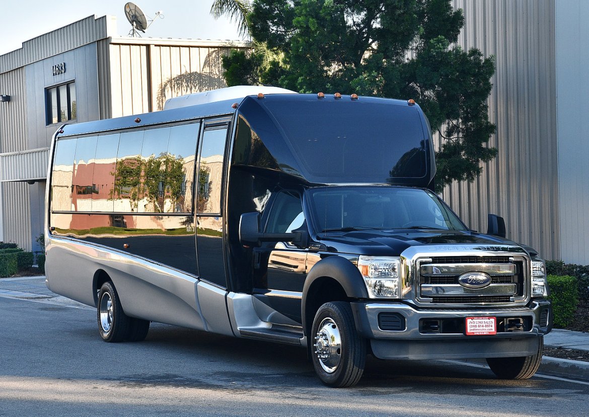 Shuttle Bus for sale: 2013 Ford F-550 by Grech Motors