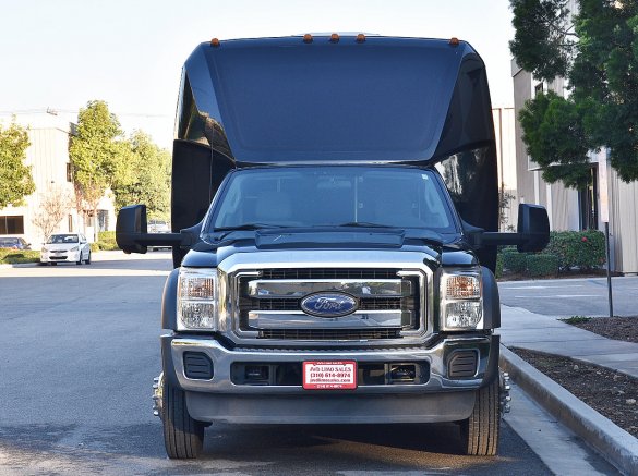 2013 Ford F-550 Shuttle Bus for Sale in Fontana, CA - Photo 3