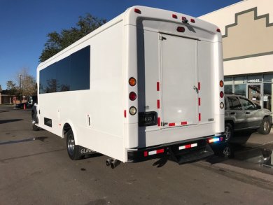 2015 Ford F550 Limo Bus for Sale in Aurora, CO - Photo 2