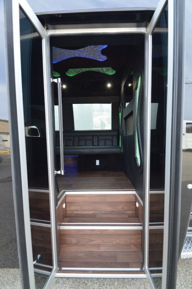2017 Ford F550 Limo Bus for Sale in Aurora, Colorado, US - Photo 3