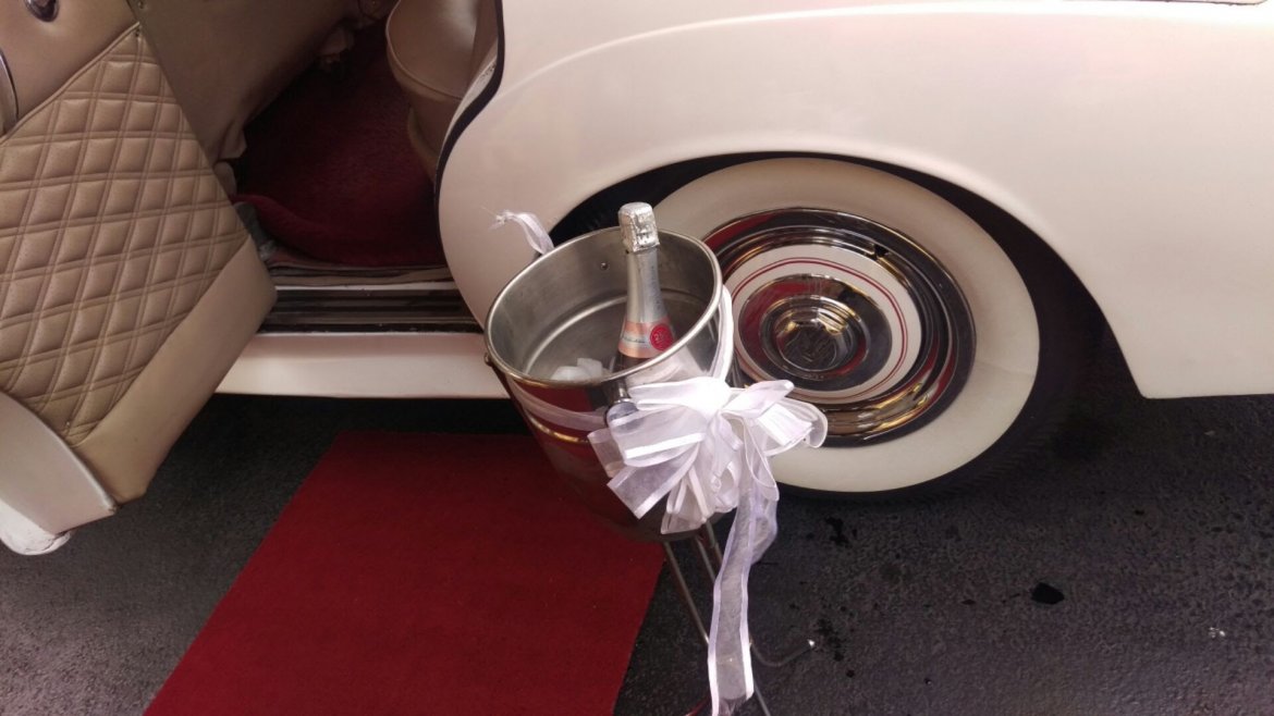 Photo of Antique for sale: 1964 Rolls-Royce Silver Cloud by Rolls Royce