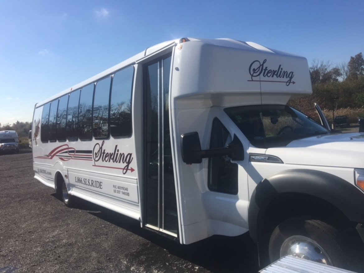 Executive Shuttle for sale: 2015 Ford F-550 / Gas by Turtle Top