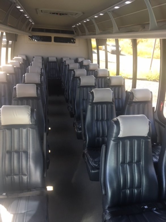 2015 Ford F-550 / Gas Executive Shuttle for Sale in Oaklyn, NJ - Photo 2