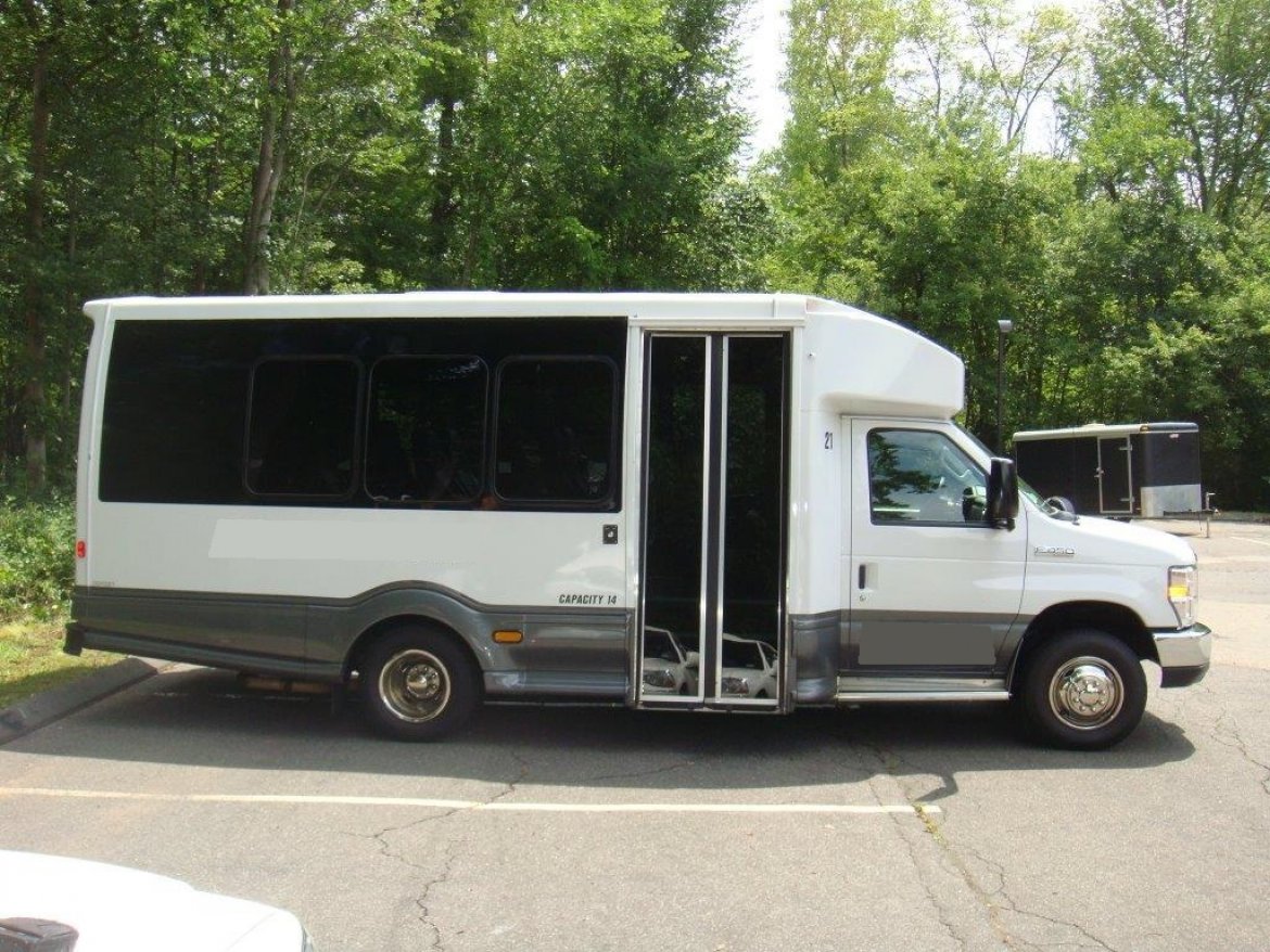 Photo of Executive Shuttle for sale: 2014 Ford E-450 Gas by Turtle Top
