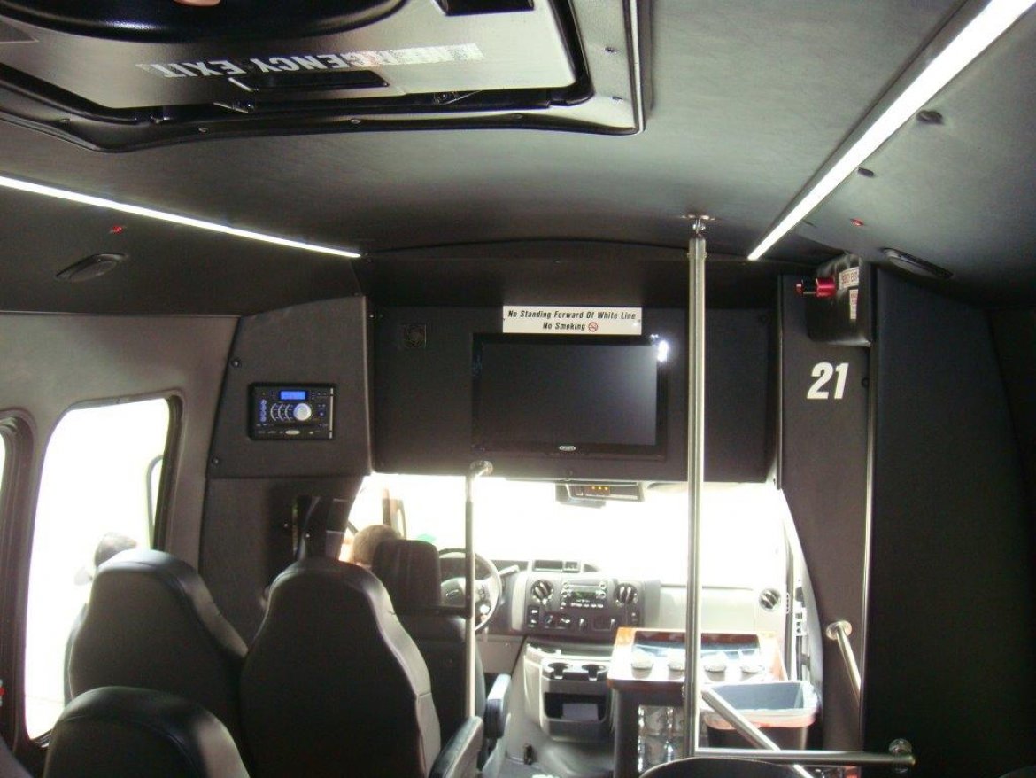 Photo of Executive Shuttle for sale: 2014 Ford E-450 Gas by Turtle Top