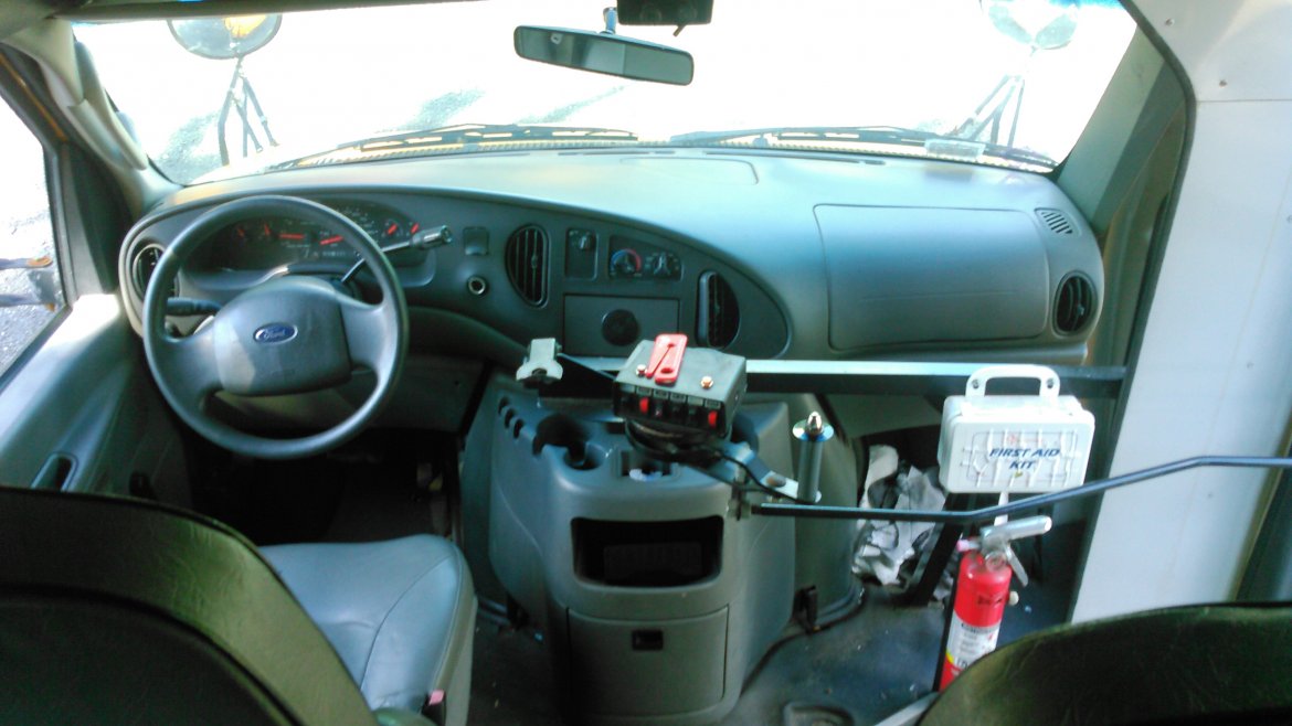 Photo of Shuttle Bus for sale: 2006 Ford E-450 20&quot; by Collins