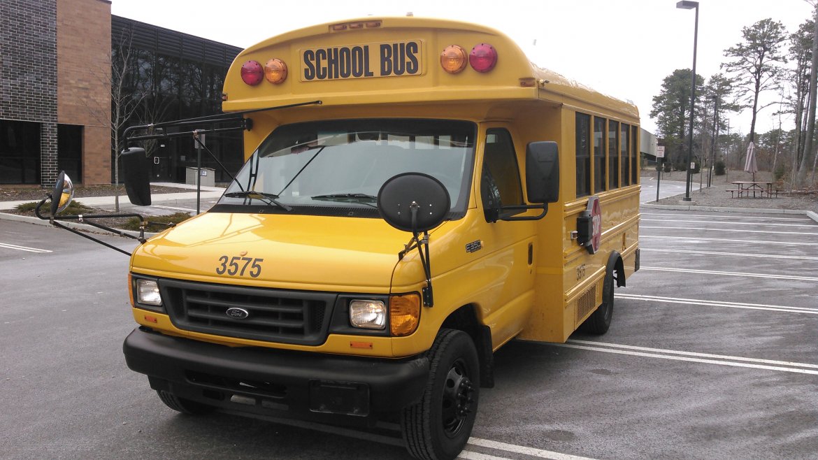 Photo of Shuttle Bus for sale: 2006 Ford E-450 20&quot; by Collins