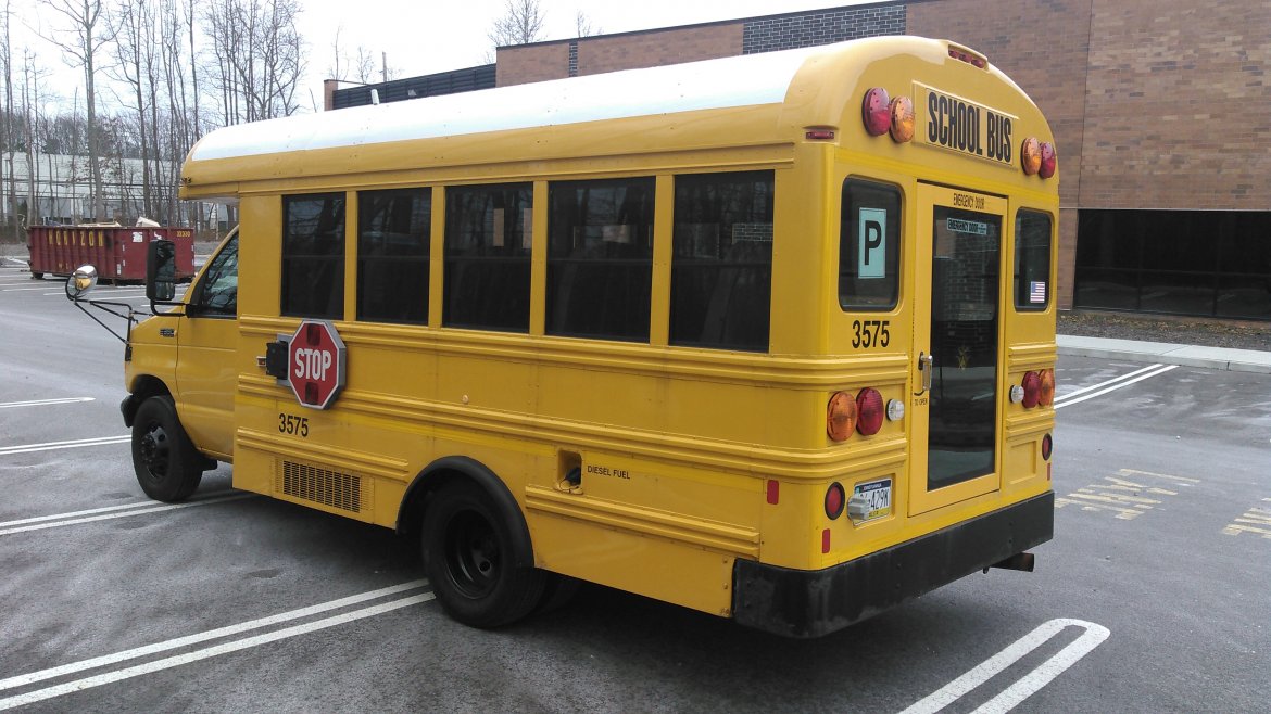 Photo of Shuttle Bus for sale: 2006 Ford E-450 20&quot; by Collins