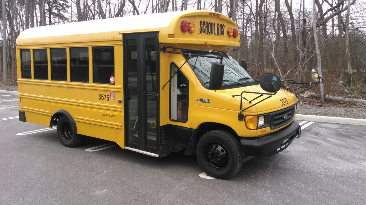 Photo of Shuttle Bus for sale: 2006 Ford E-450 20&quot; by Collins