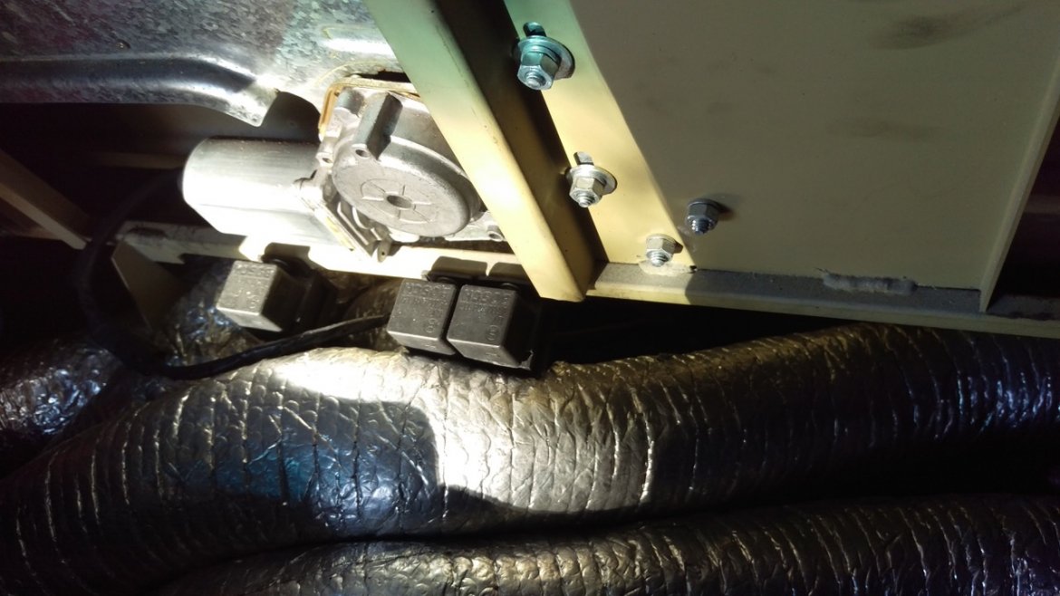 Photo of Limousine for sale: 2000 Lincoln Towncar  by Federal