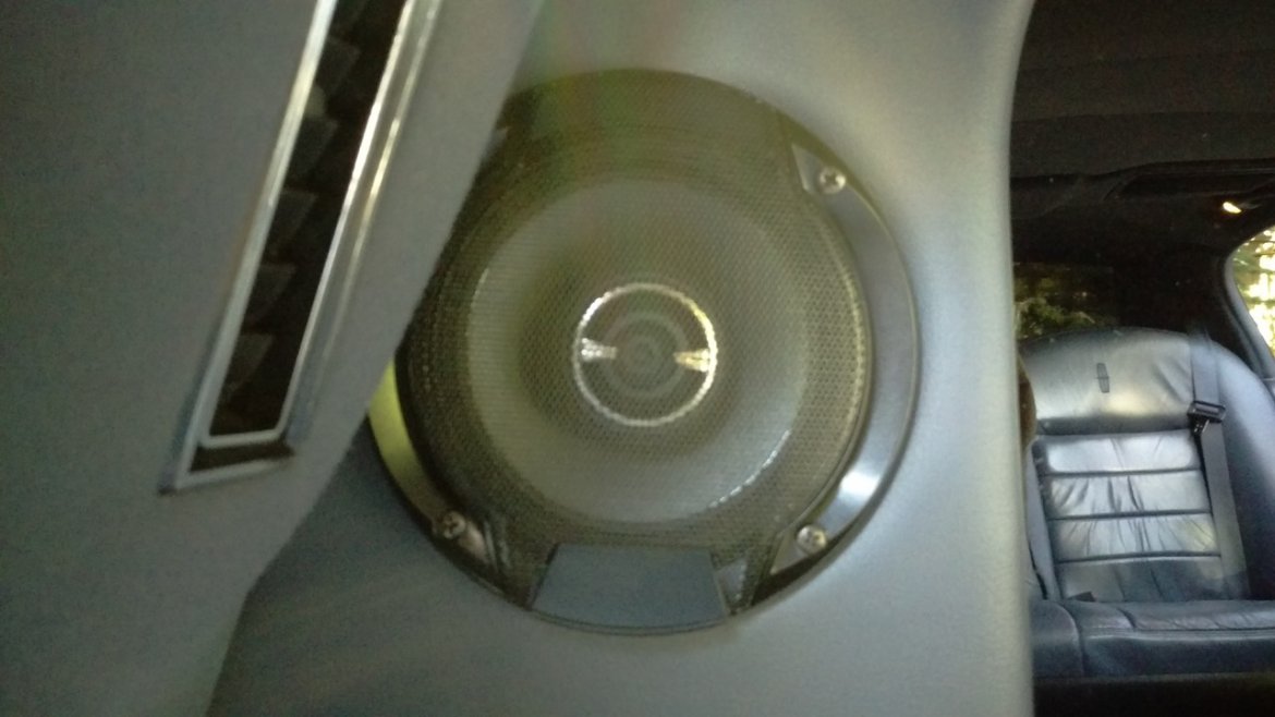 Photo of Limousine for sale: 2000 Lincoln Towncar  by Federal